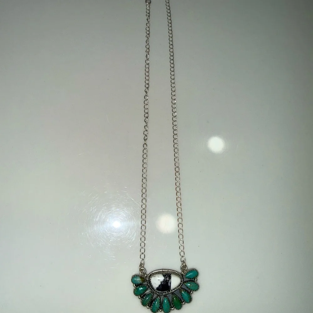 Nizhoni Traders Kingman Turquoise and White Buffalo Necklace - Picture 3 of 5